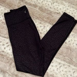 Zyia monochromatic leopard Light N Tight
